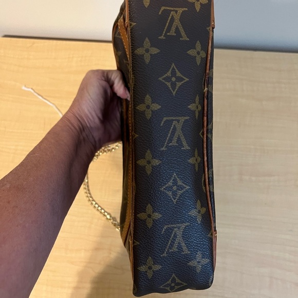 LV Trocadero Monogram 23 - Picture 6 of 13